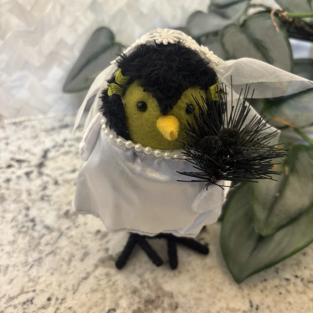 Target Hyde & EEK! Halloween Featherly Friends Set Of 7 Birds Holiday Decor